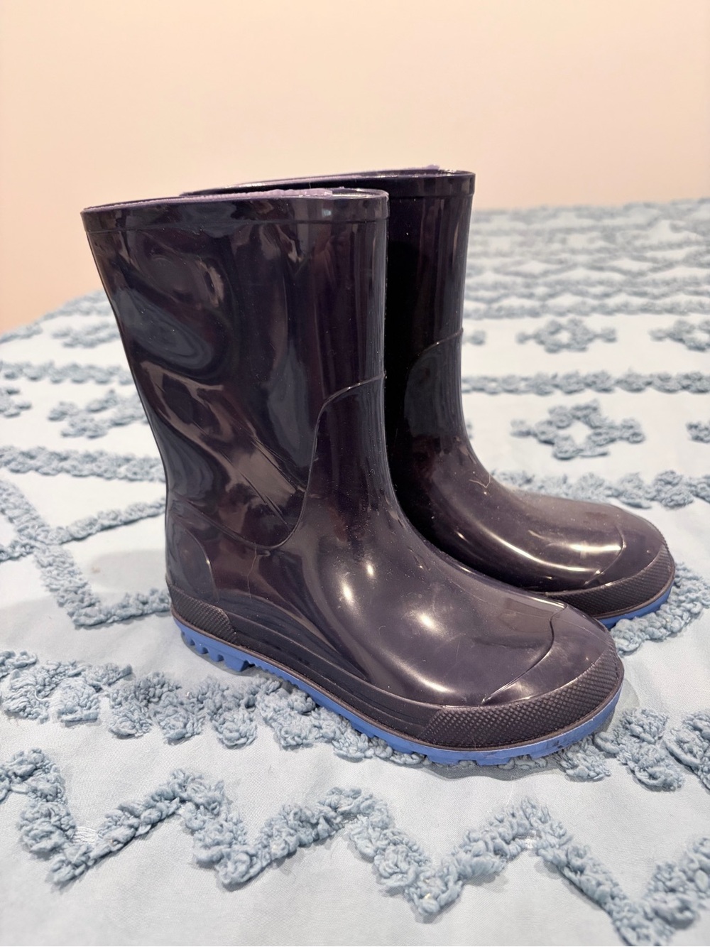 Source Unknown Kids Rain Boots Black with Blue Soles